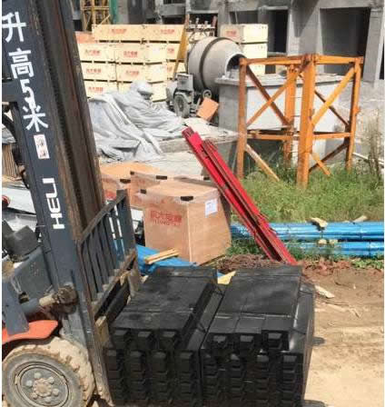 叉車(chē)卸對(duì)重鐵