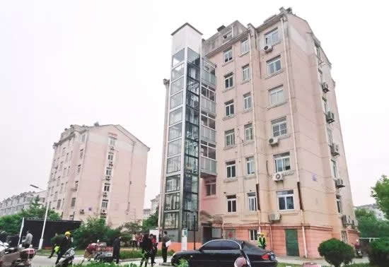 泰州海陵區(qū)蓮花一區(qū)34號(hào)樓加裝后的電梯