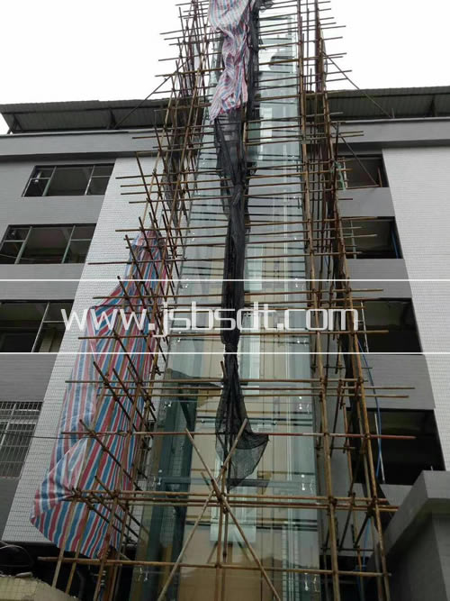 廠房外掛鋼結(jié)構(gòu)觀光電梯