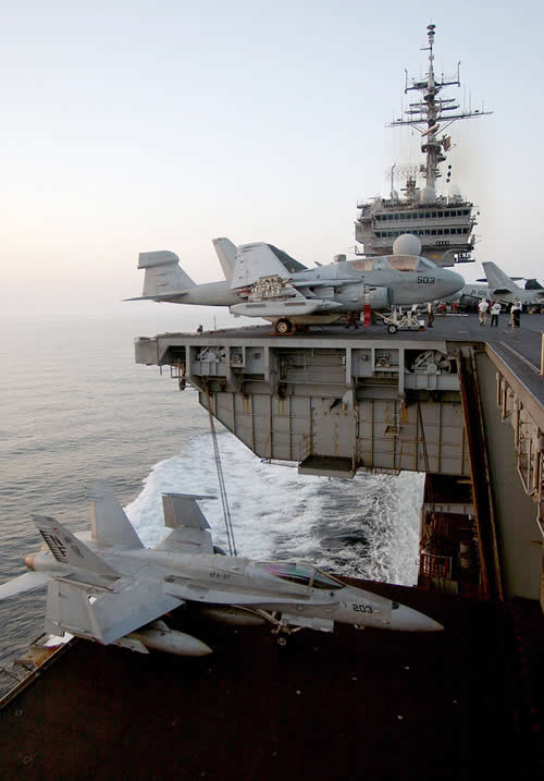 飛機(jī)電梯，船用電梯