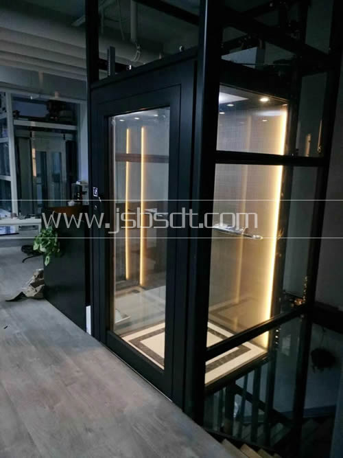 高端黑框架手拉門觀光電梯
